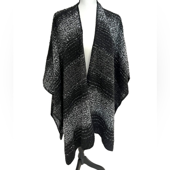 Woolrich Sweater Blanket Wrap Shall Poncho Black and Grey One Size - Picture 2 of 7